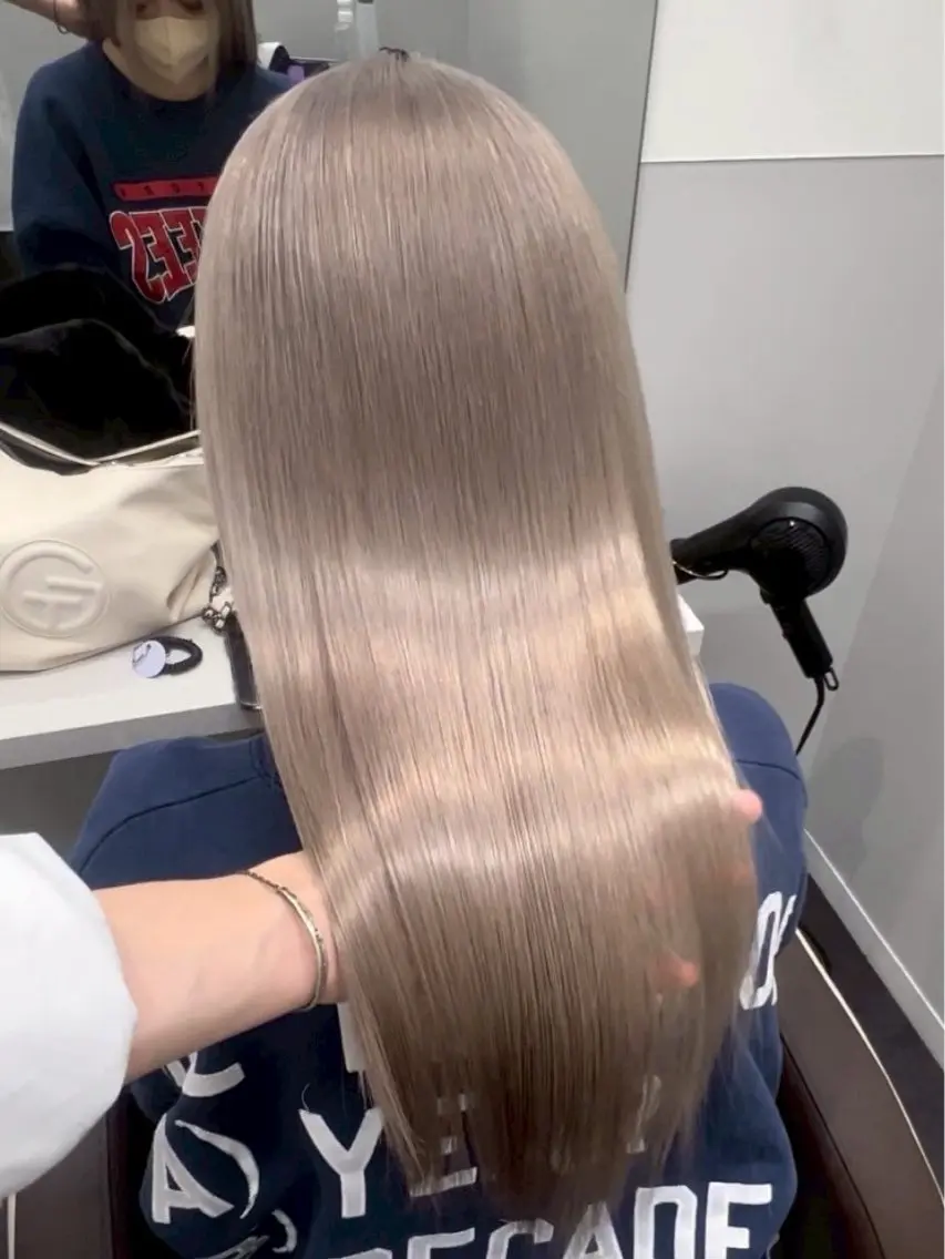 セミロング カラー カット ヘアカラー トリートメント ヘアセット クルミ🤍推し活 🎀ピンクカラーのヘアスタイル