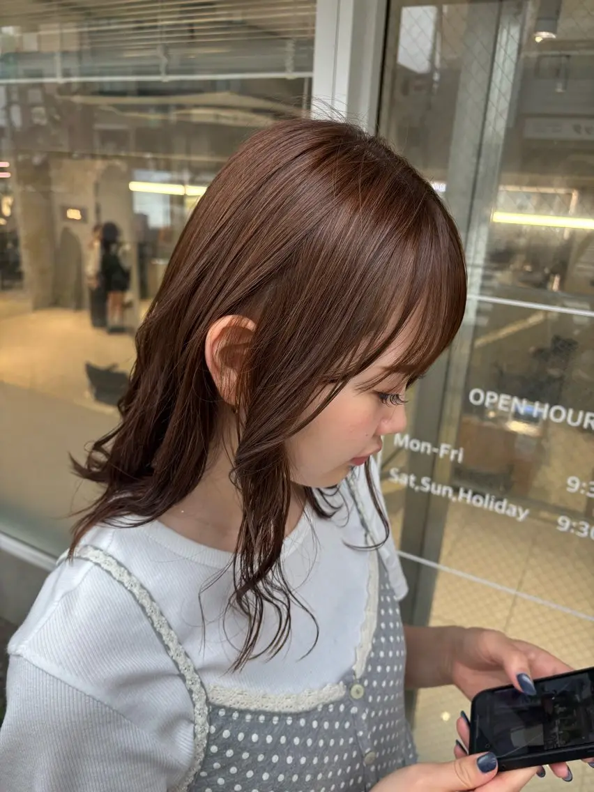 ミディアム 透明感ブラウン🍪 ヒナノのヘアスタイル