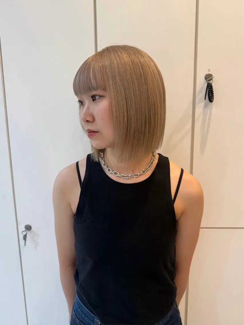 ショート カラー neneka レイヤー／パーマのヘアスタイル