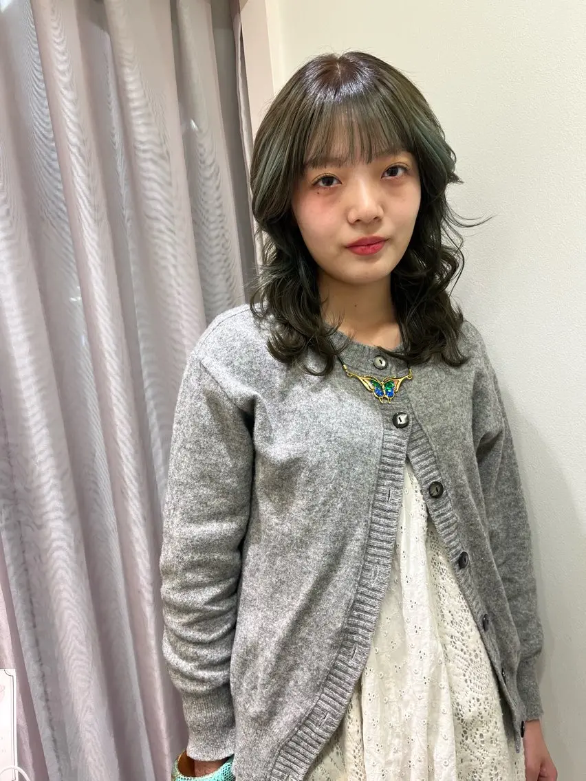 ミディアム カラー カット ヘアカラー トリートメント 松村 澪里のヘアスタイル