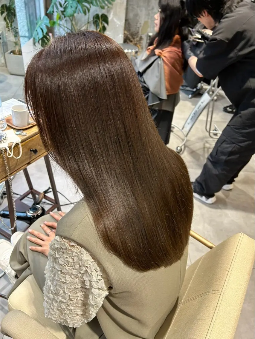 ミディアム カラー ブラウンカラー くすみブラウン ヘアカラー esse kotonoのヘアスタイル