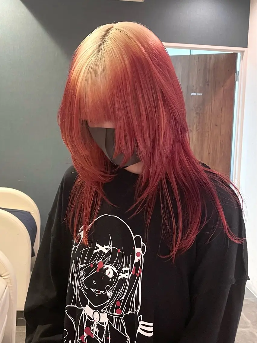 ロング カラー ヘアカラー トリートメント 市川 澪のヘアスタイル