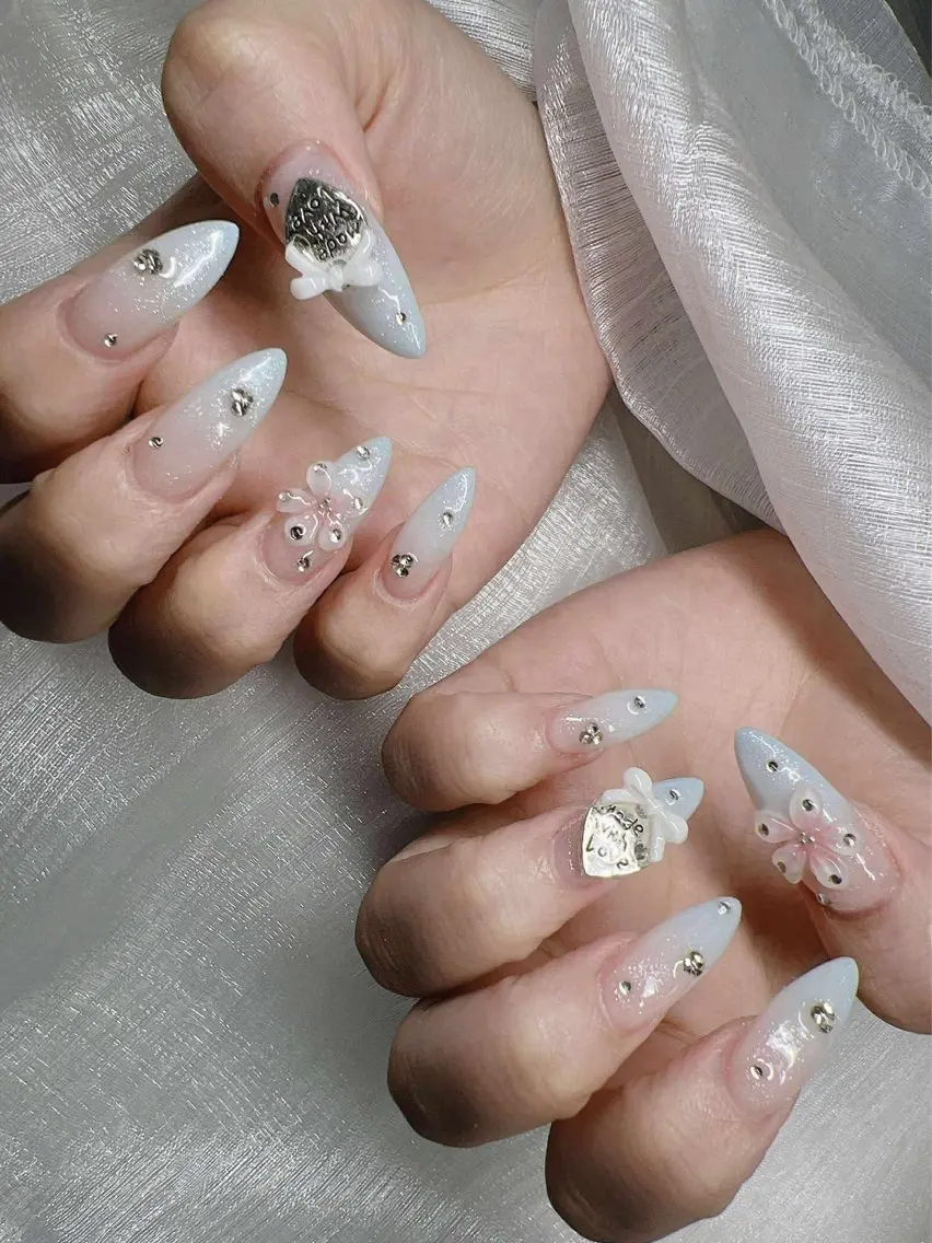 ネイル 長さ出し グラデーション 卒業式 キラキラネイル マグネットネイル ハンドネイル Lee Nailsのネイルデザイン