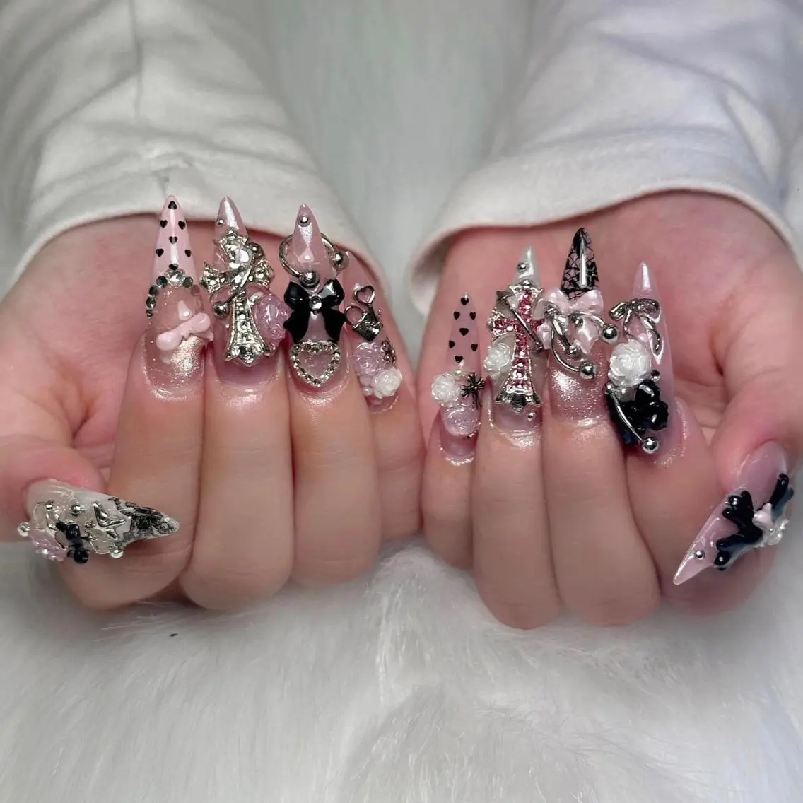 ネイル ブルー フラワーネイル 韓国ネイル ロングネイル 持ち込み Melia Nailsのネイルデザイン