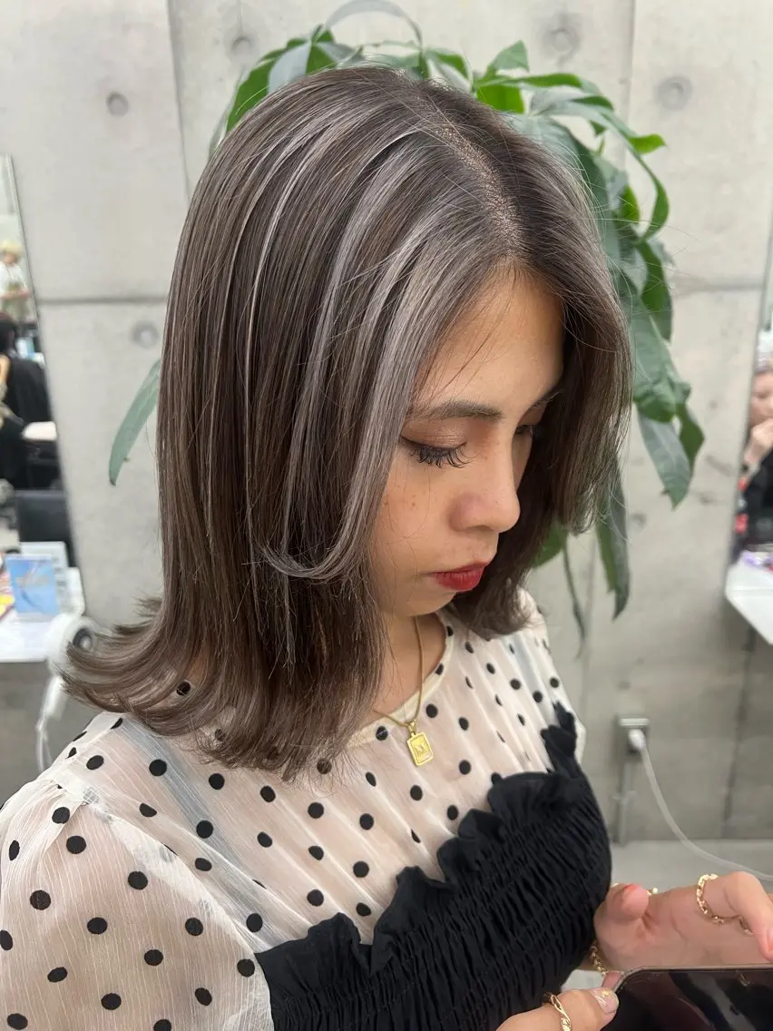 ミディアム 縮毛矯正 トリートメント 佐藤 まいらのヘアスタイル
