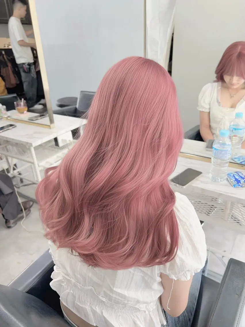 ミディアム カラー カット ヘアカラー トリートメント ヘアセット 🫧艶ダブルカラー ブリーチ🫧トモヤのヘアスタイル