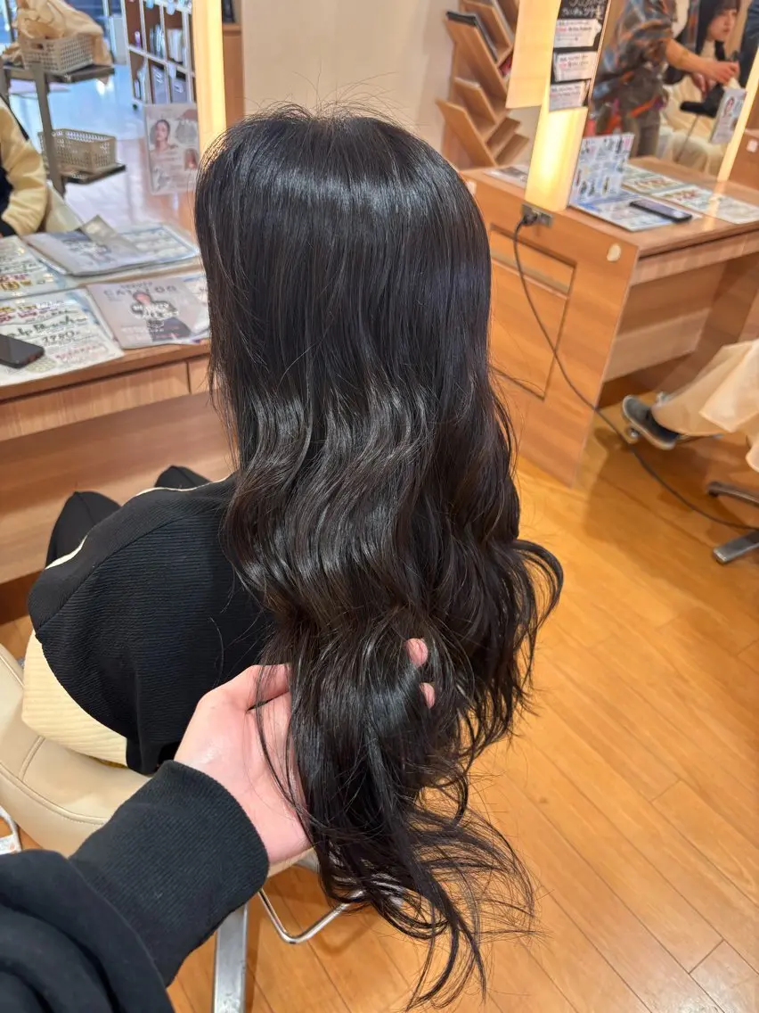 ロング トリートメント カット ヘアカラー トリートメント 岡 愛梨のヘアスタイル