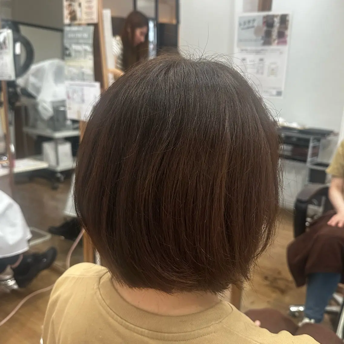 ミディアム 出崎 風果のヘアスタイル