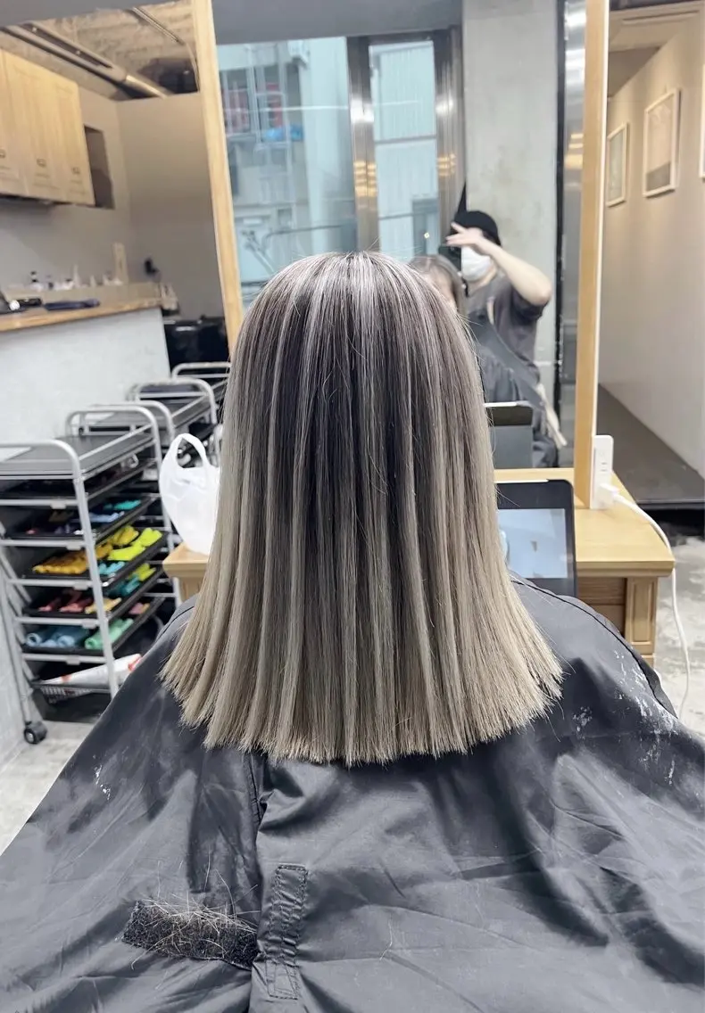 ショート カラー バレイヤージュ グレージュ レイヤーカット 指名数No.1 /NAOYAのヘアスタイル