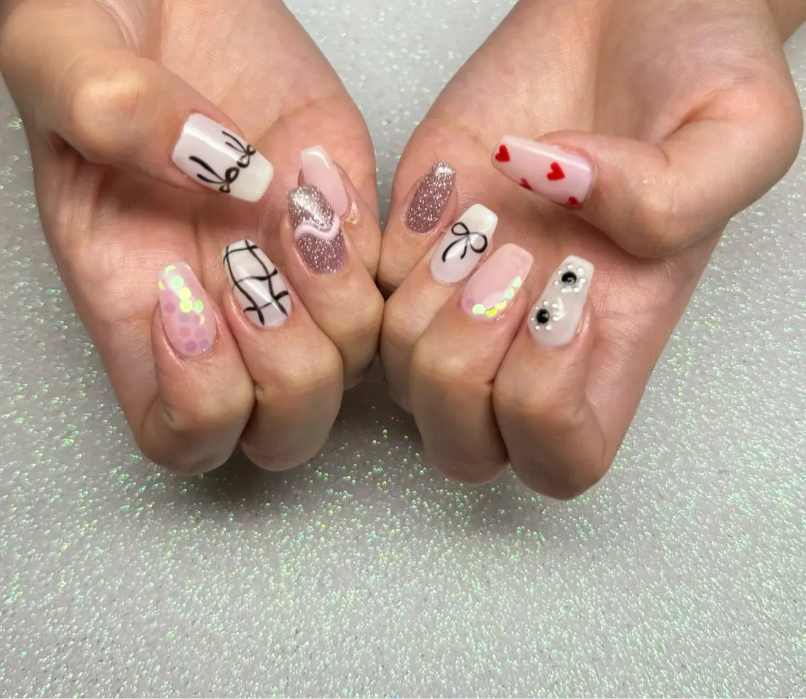 ネイル ハンドネイル VIERU 🌈🎀💖のネイルデザイン