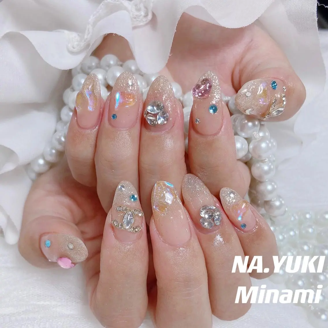 ネイル 🦋 Queenieのネイルデザイン