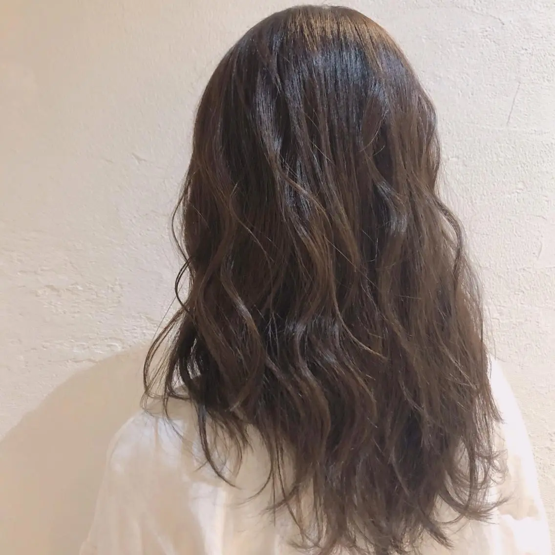 ロング カラー アッシュ ベージュカラー ブリーチ 透明感カラー ブリーチなしカラー 韓国ヘア☁️ mitsukiのヘアスタイル