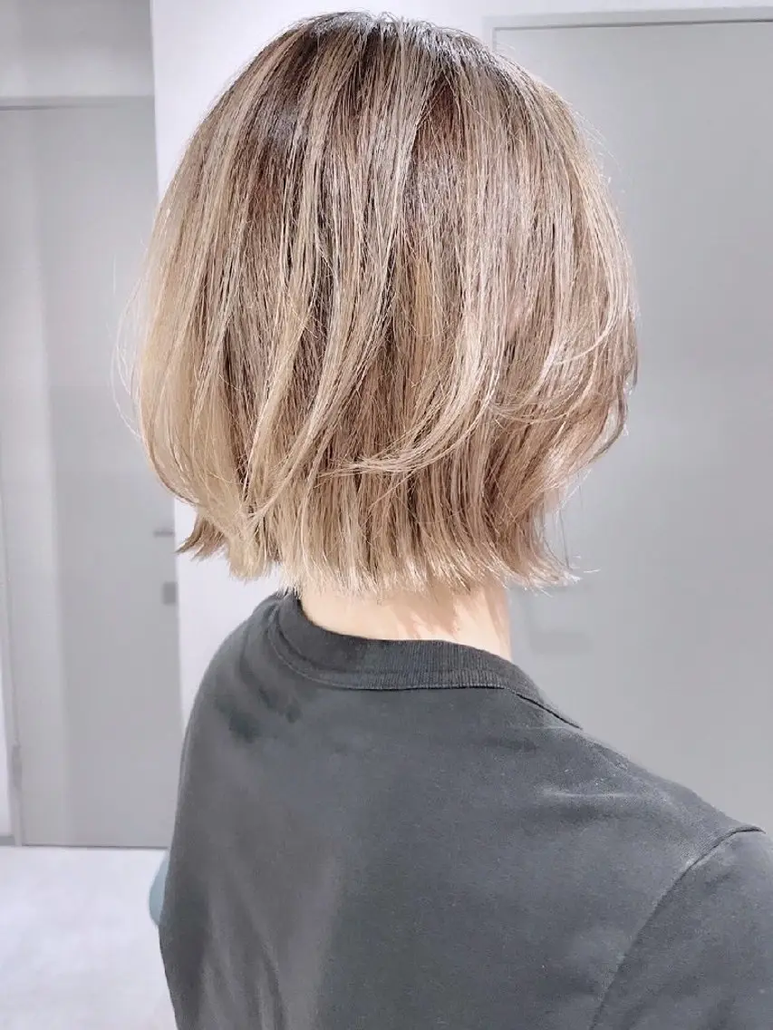 カラー コト ネのヘアスタイル