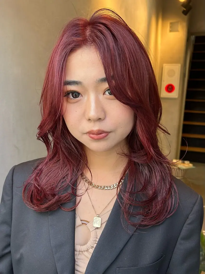 セミロング カラー ボルドーカラー レッドカラー ヘアカラー SHURI❤️🔥 中/韓mix ♡のヘアスタイル