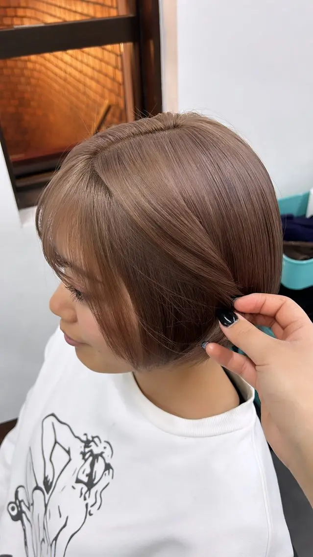 ショート カラー ヘアカラー 艶髪✖️ハイトーン 🫧YURIA🫧のヘアスタイル