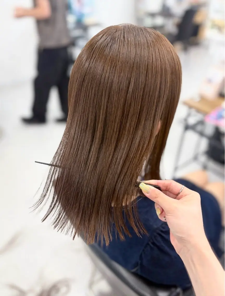 ミディアム カット ヘアカラー MANA |ベージュカラーのヘアスタイル