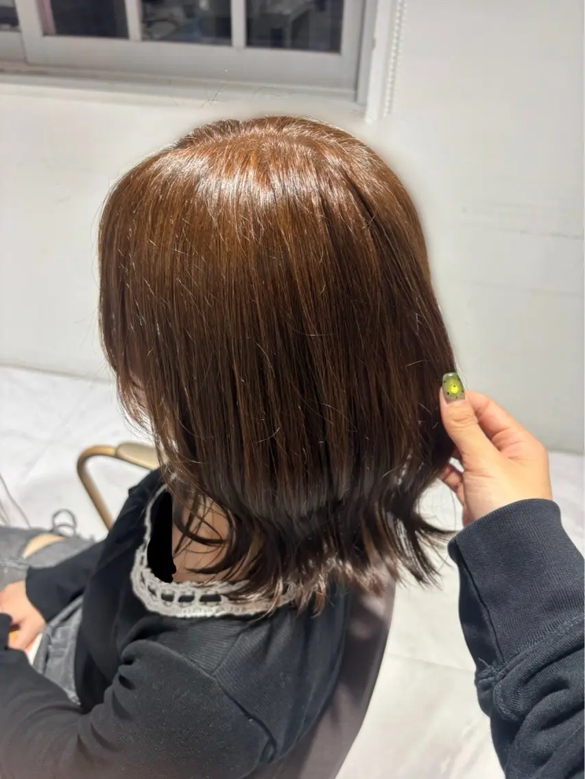 ミディアム カラー 大岡 芽依のヘアスタイル