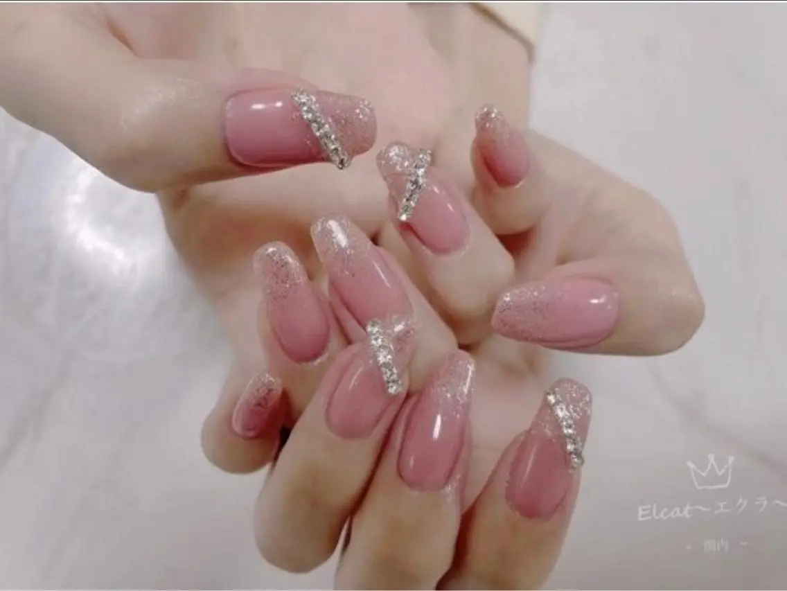 ネイル ネイルサロンエクラ 🫧Shizukaのネイルデザイン