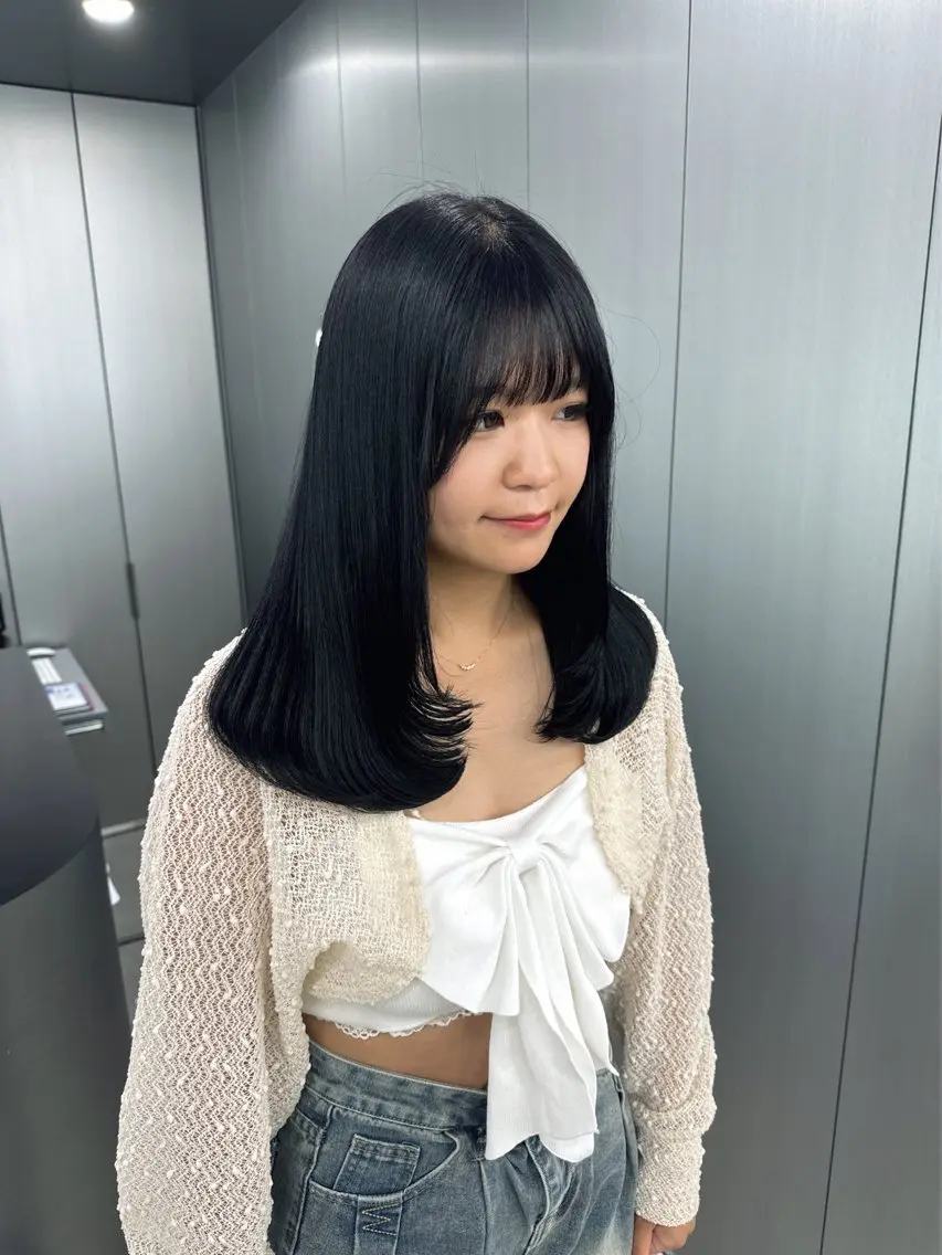 ロング カラー 暗髪🩶ラベンダー/ ブルー/ユウナ🤍のヘアスタイル