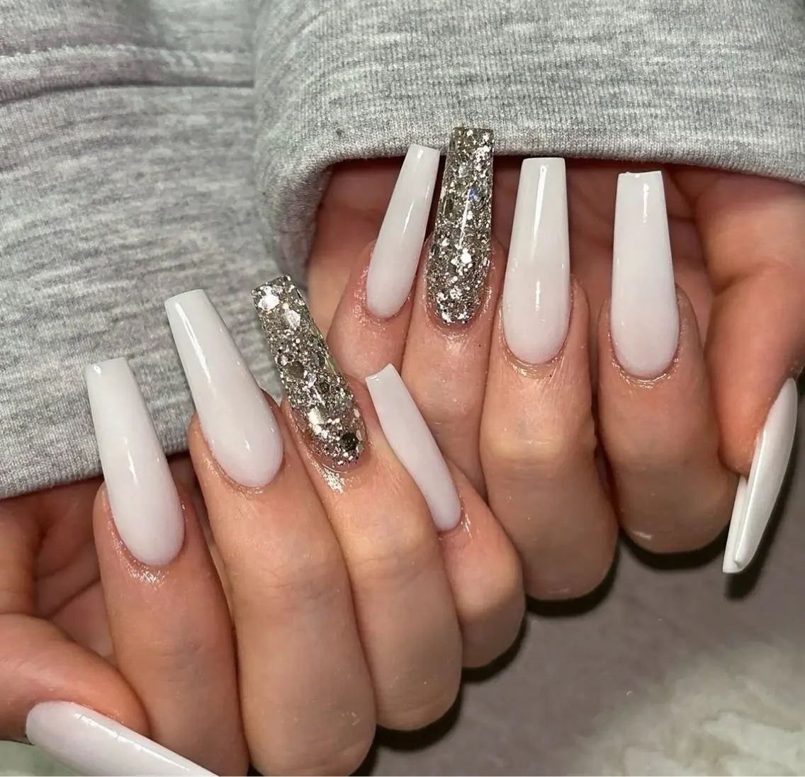 ネイル グラデーション キラキラネイル ワンカラーネイル 冬ネイル Jenn Nail Salonのネイルデザイン