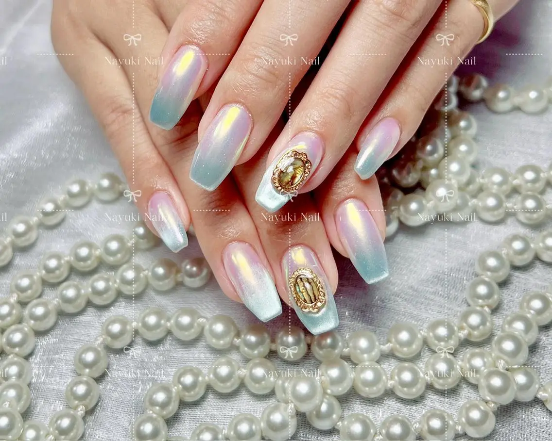 ネイル 🦋 Queenieのネイルデザイン