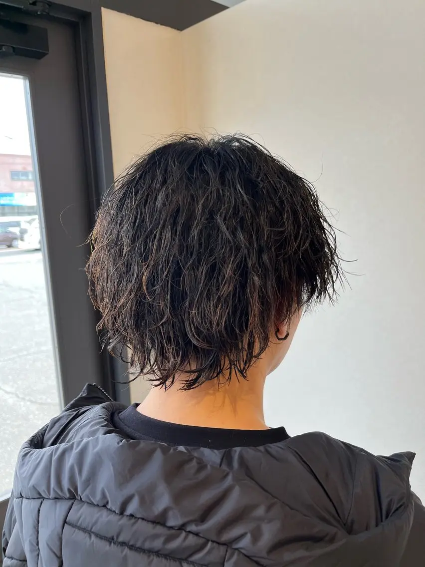 パーマ 伊津 綾理彩のヘアスタイル