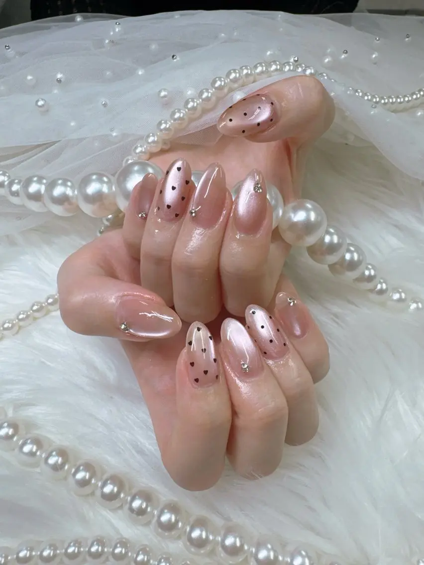 ネイル アートネイル べっ甲ネイル ボルドー チークネイル ドット ハンドネイル Queeens nailのネイルデザイン