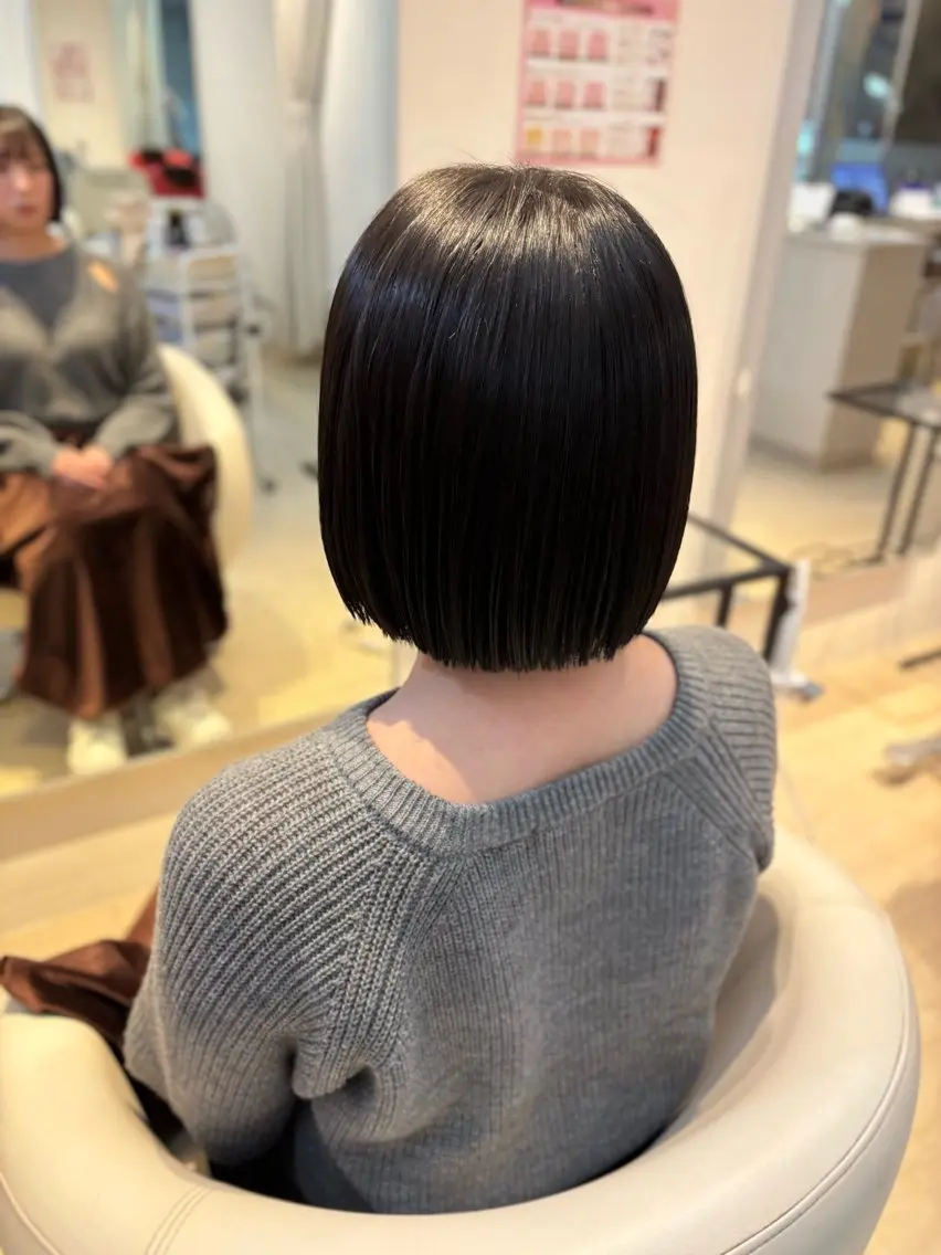 ミディアム カット lachiq R+ カイトのヘアスタイル