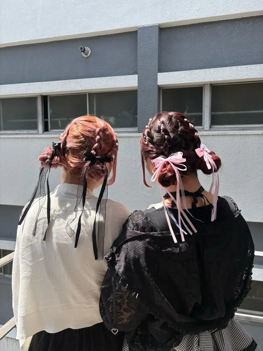 セミロング お団子ヘア ヘアセット 透明感カラー/赤み消 しカラー/もものヘアスタイル