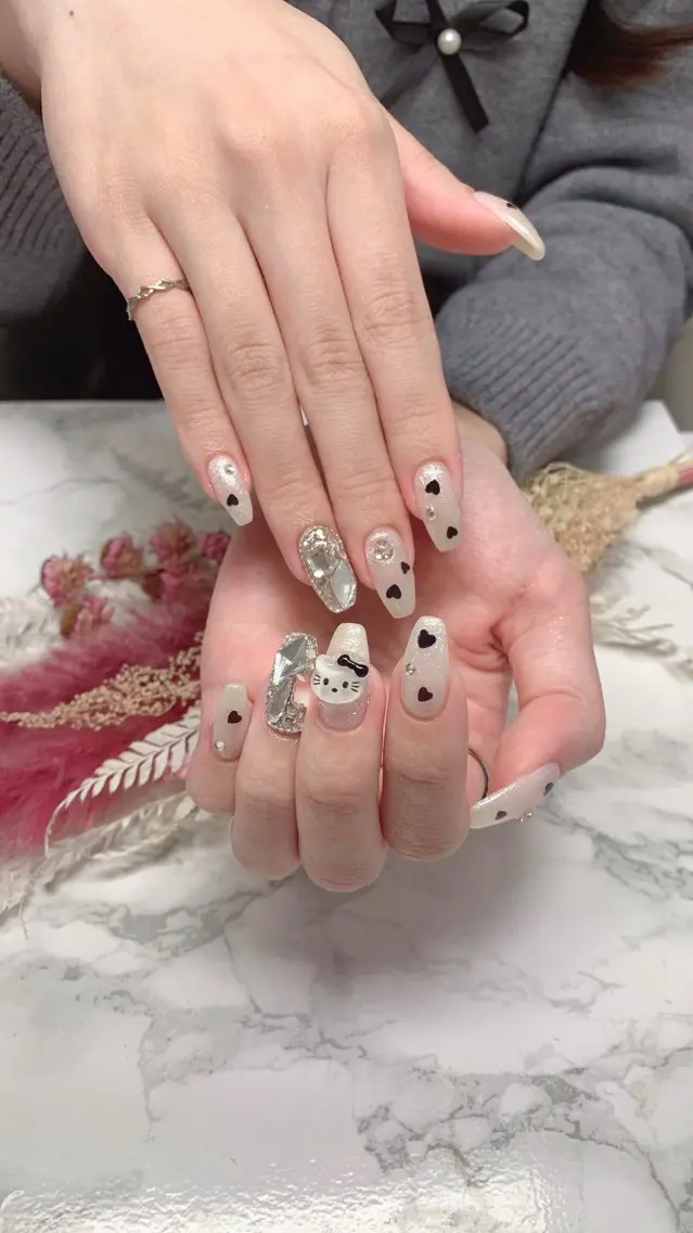 ネイル はな💎ネイル ワンホン、長さ出しのネイルデザイン
