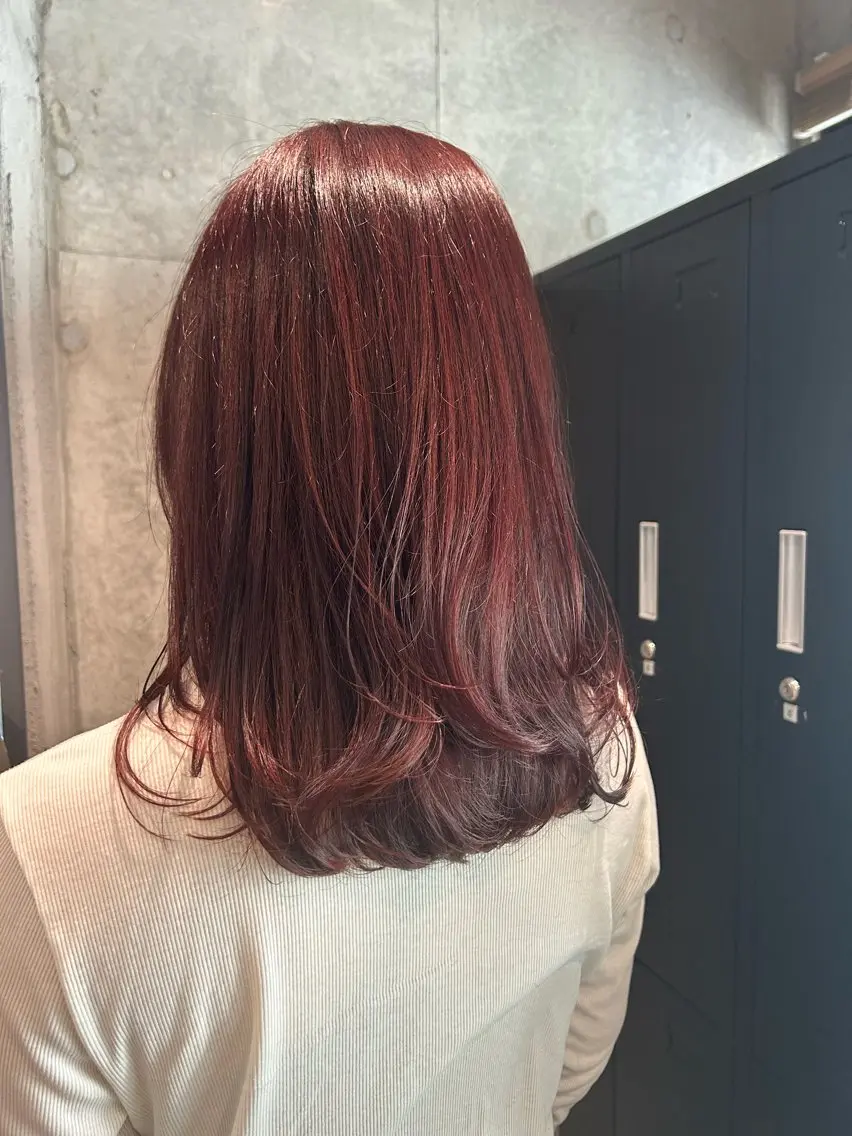 ミディアム カラー ブリーチ ブリーチなしカラー レッドカラー 顔まわりレイヤー 顔周りカット カット ヘアカラー トリートメント hina💟 透明感カラーのヘアスタイル