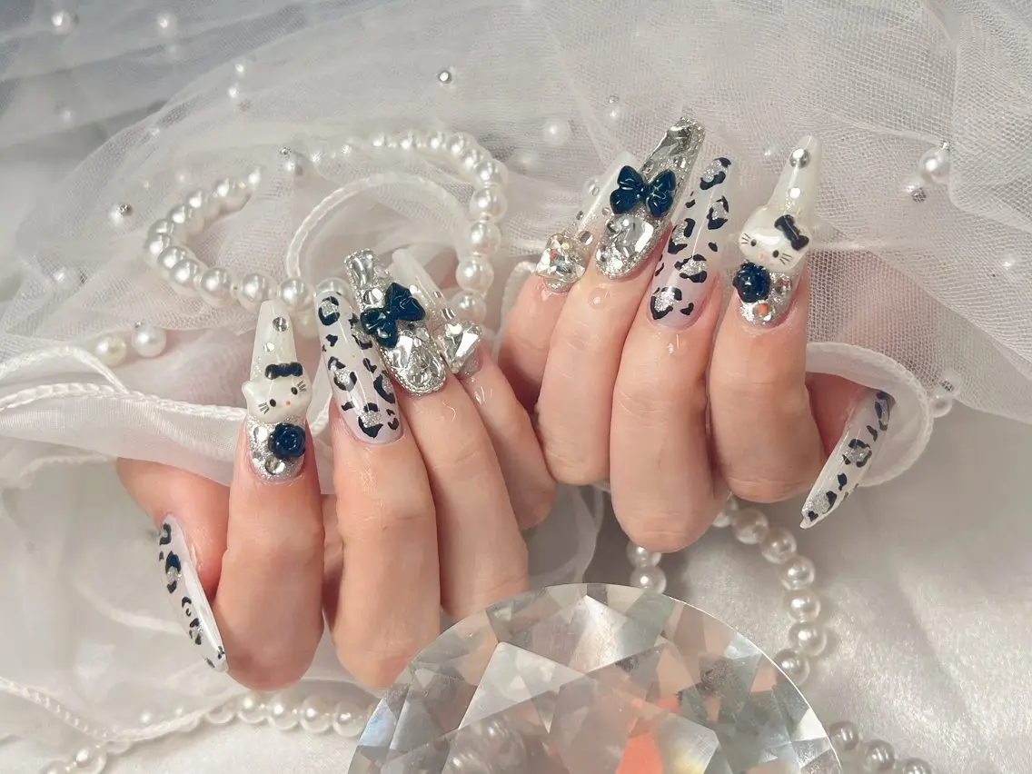 ハンドネイル bijou nails 蓮のネイルデザイン