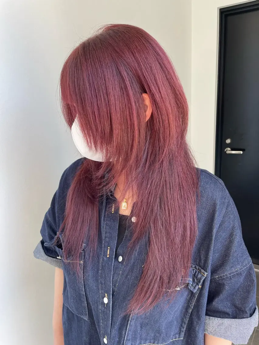 ロング カラー レッドカラー ロング ウルフカット ヘアカラー YUI/ ブリーチカラー🌷のヘアスタイル