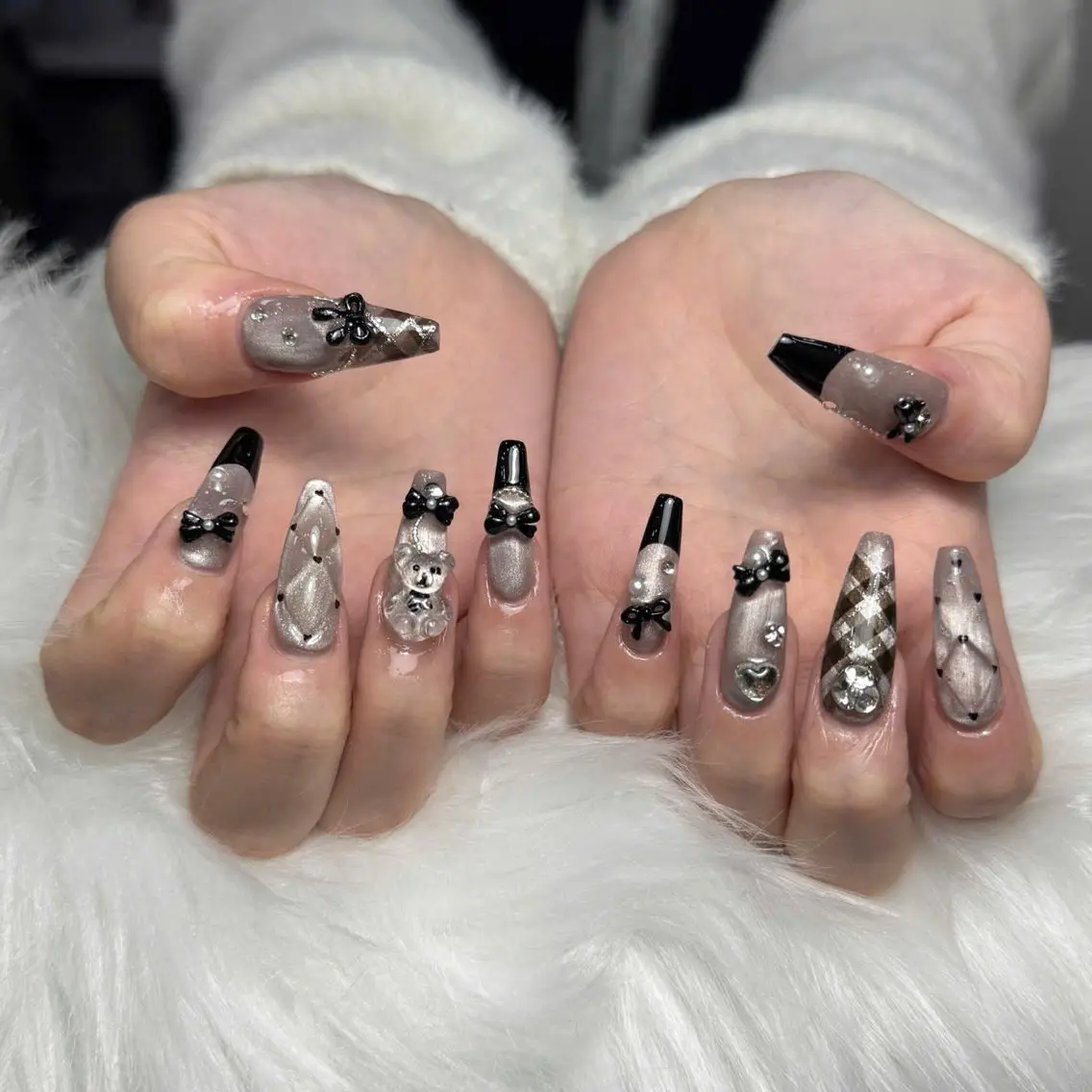 ネイル オーロラネイル 長さ出し フラッシュネイル フレンチネイル ジェルネイル Michi Nail Staffのネイルデザイン