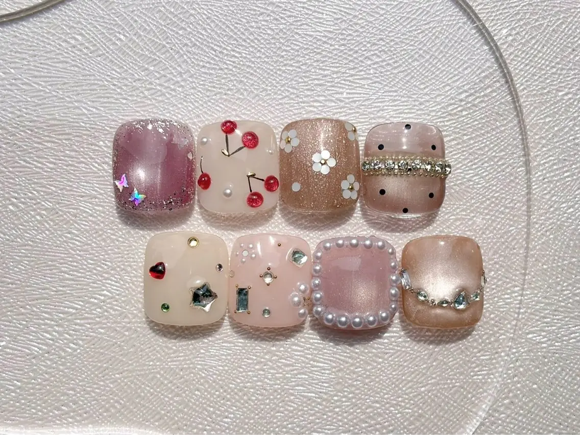 🎀【サンプルから選べる】 フット親指アート🍑💞の写真