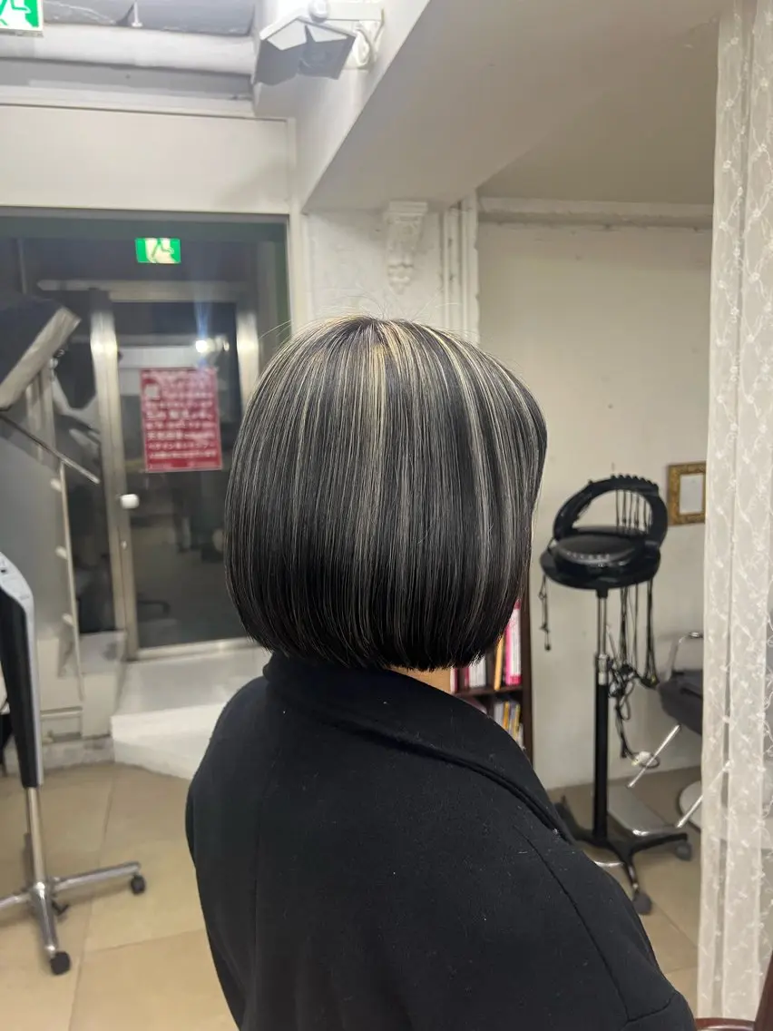 ショート ボブ ハイライト 野崎 海翔のヘアスタイル