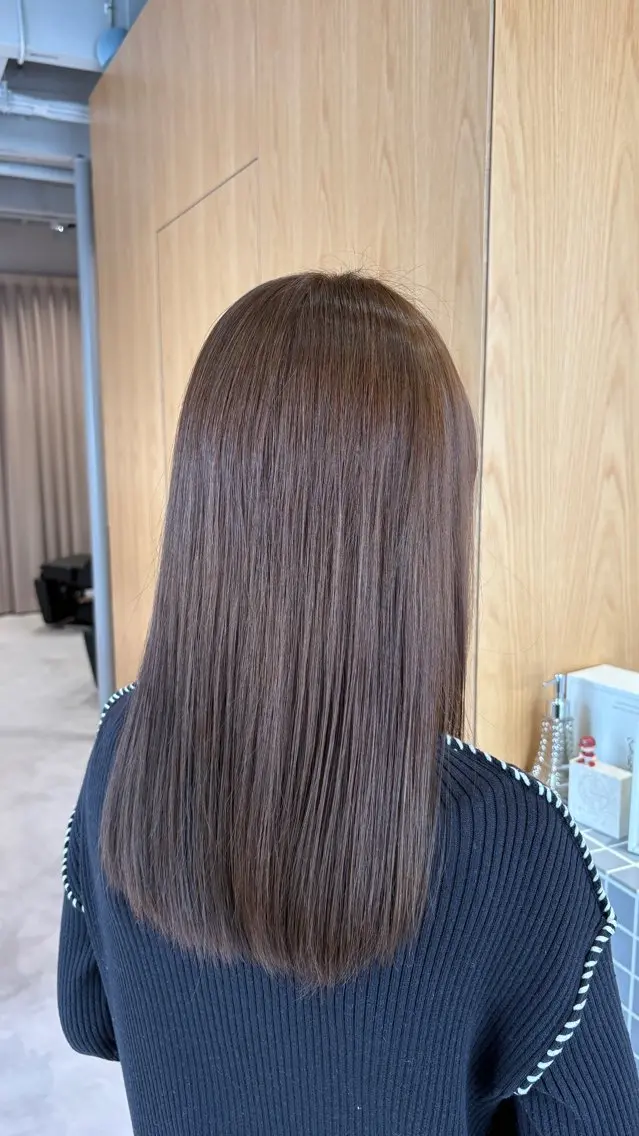 セミロング ヘアカラー 井山 葵のヘアスタイル