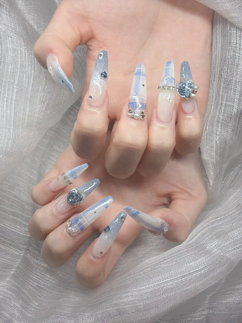 ネイル ハンドネイル Lee Nailsのネイルデザイン