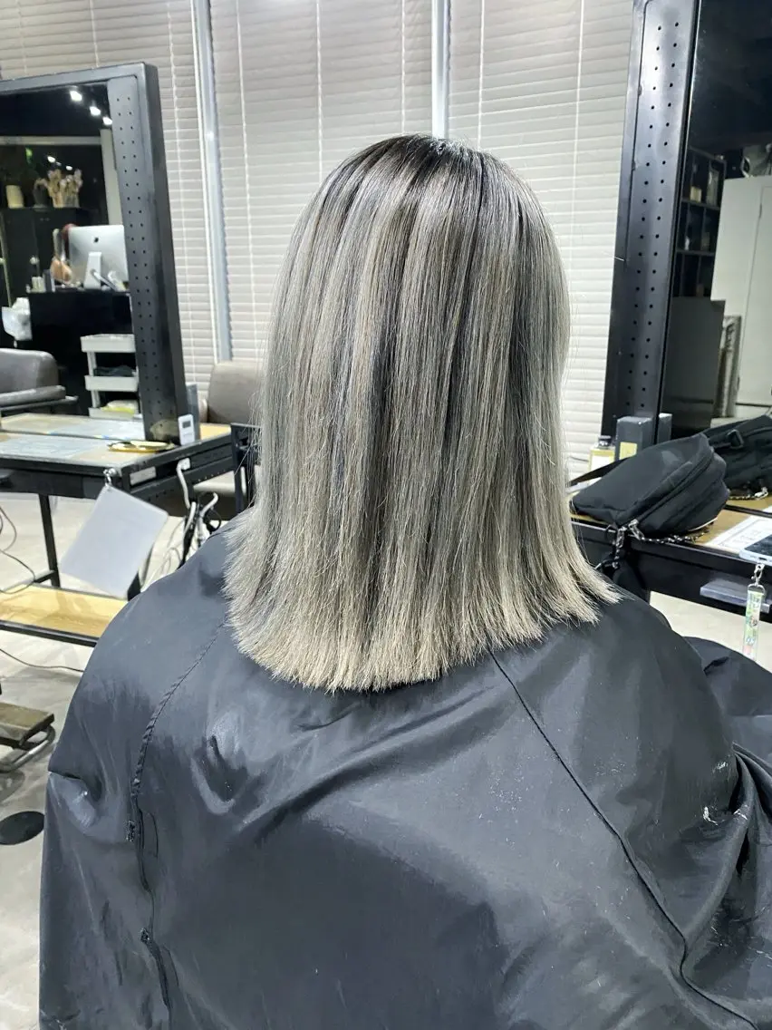 ミディアム レイヤーカット ヘアカラー 山影✨バレイヤージュ ハイライト✨メンズ◎のヘアスタイル