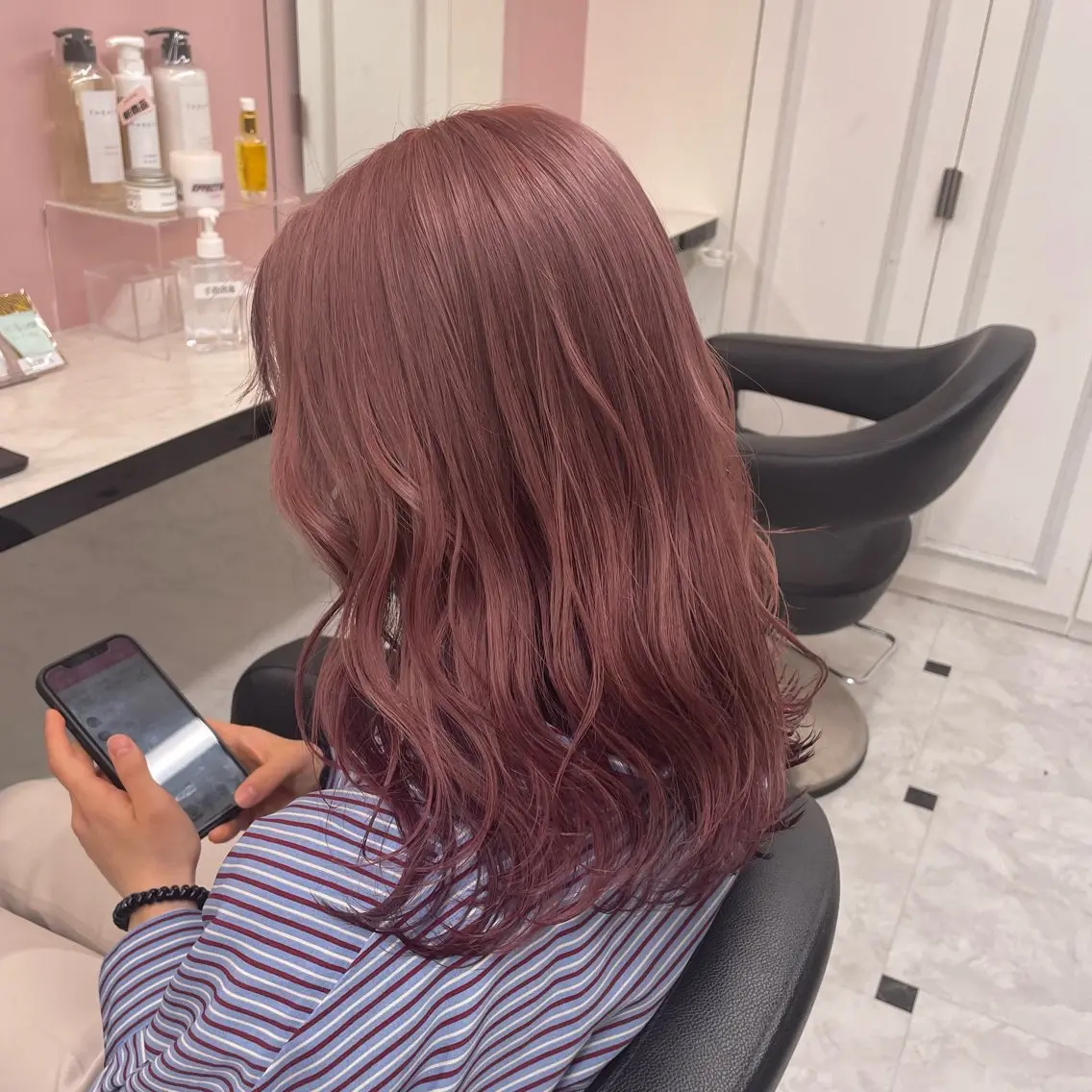 セミロング カラー ヘアアレンジ ブリーチ ピンクカラー ヘアカラー ピンク・ベージュ🩰 カラー🫧とらのヘアスタイル