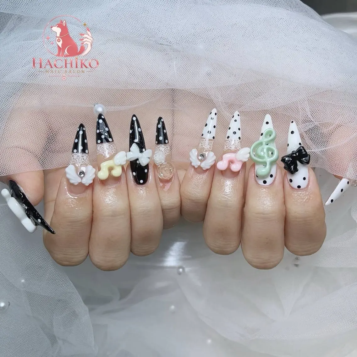 ネイル チークネイル クリアネイル ガーリー キラキラネイル 韓国ネイル ハンドネイル Hachiko Nail Salonのネイルデザイン
