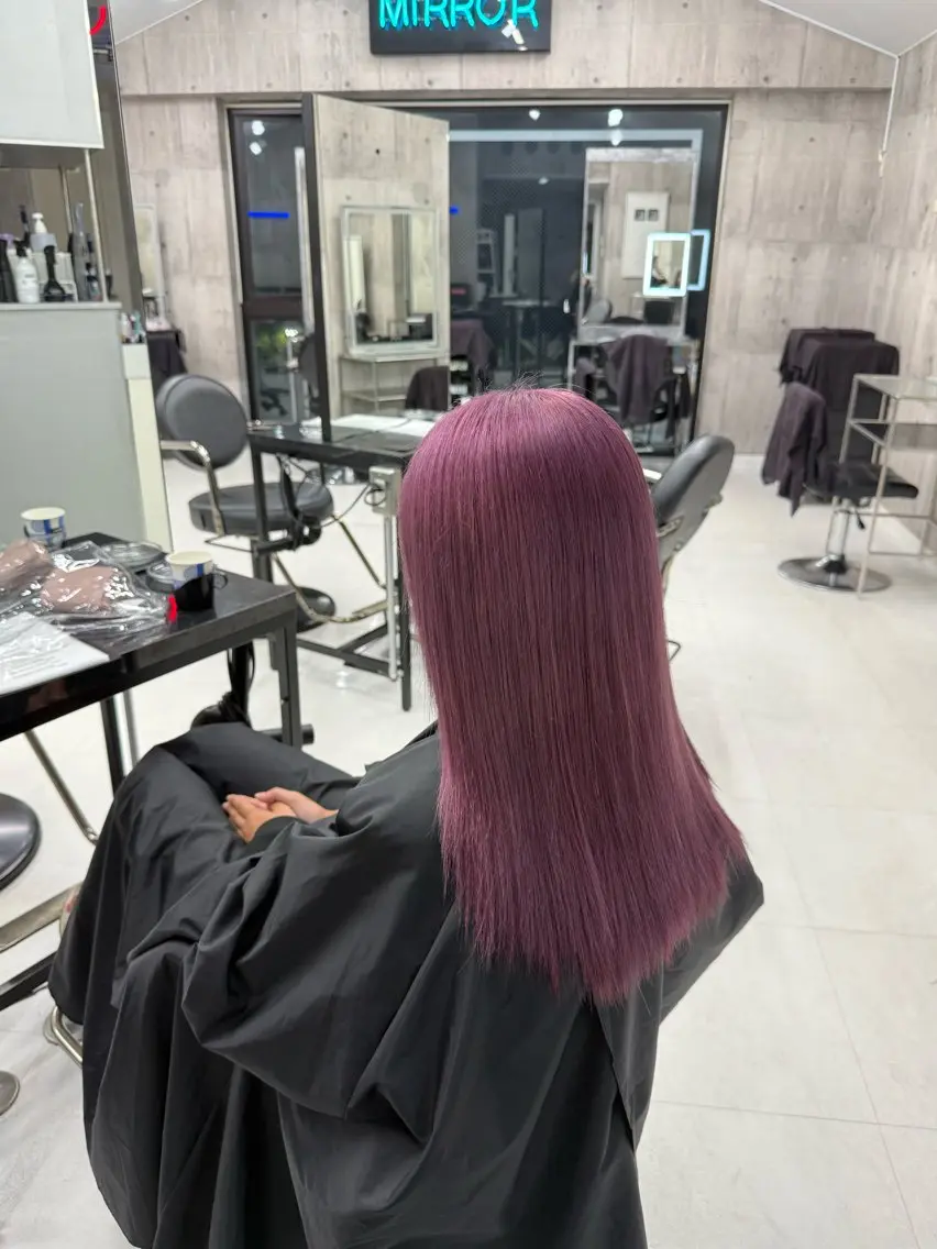 ロング カラー メンズ メンズバレイヤージュ メンズブリーチ メンズハイライト メンズハイトーン メンズインナーカラー ヘアカラー トリートメント ☁️かずき☁️青.紫 推し活カラー💫のヘアスタイル