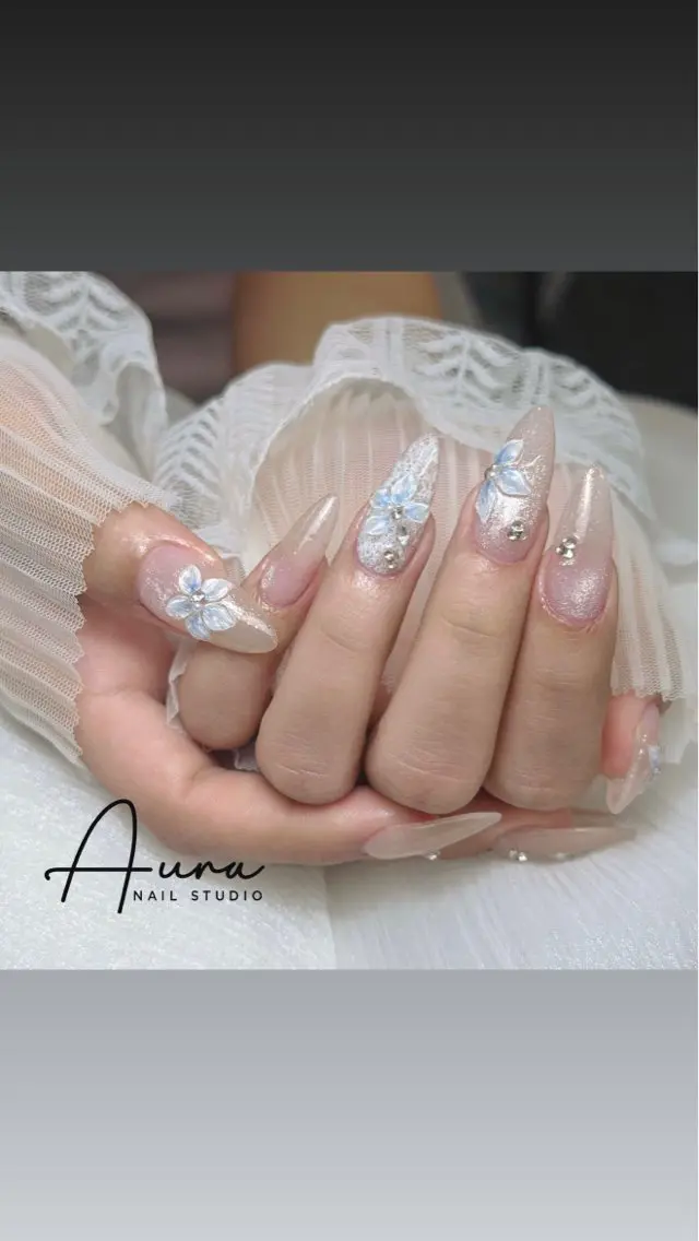 ネイル ブルー フラワーネイル ジェルネイル キラキラネイル 韓国ネイル ハンドネイル Aura Nail HanNaのネイルデザイン