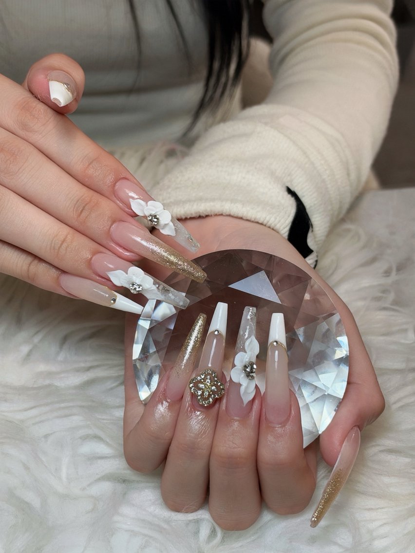ネイル チークネイル ドット フレンチネイル グラデーション ハート ハンドネイル ハンドケア Eli Muse 新宿ネイルのネイルデザイン