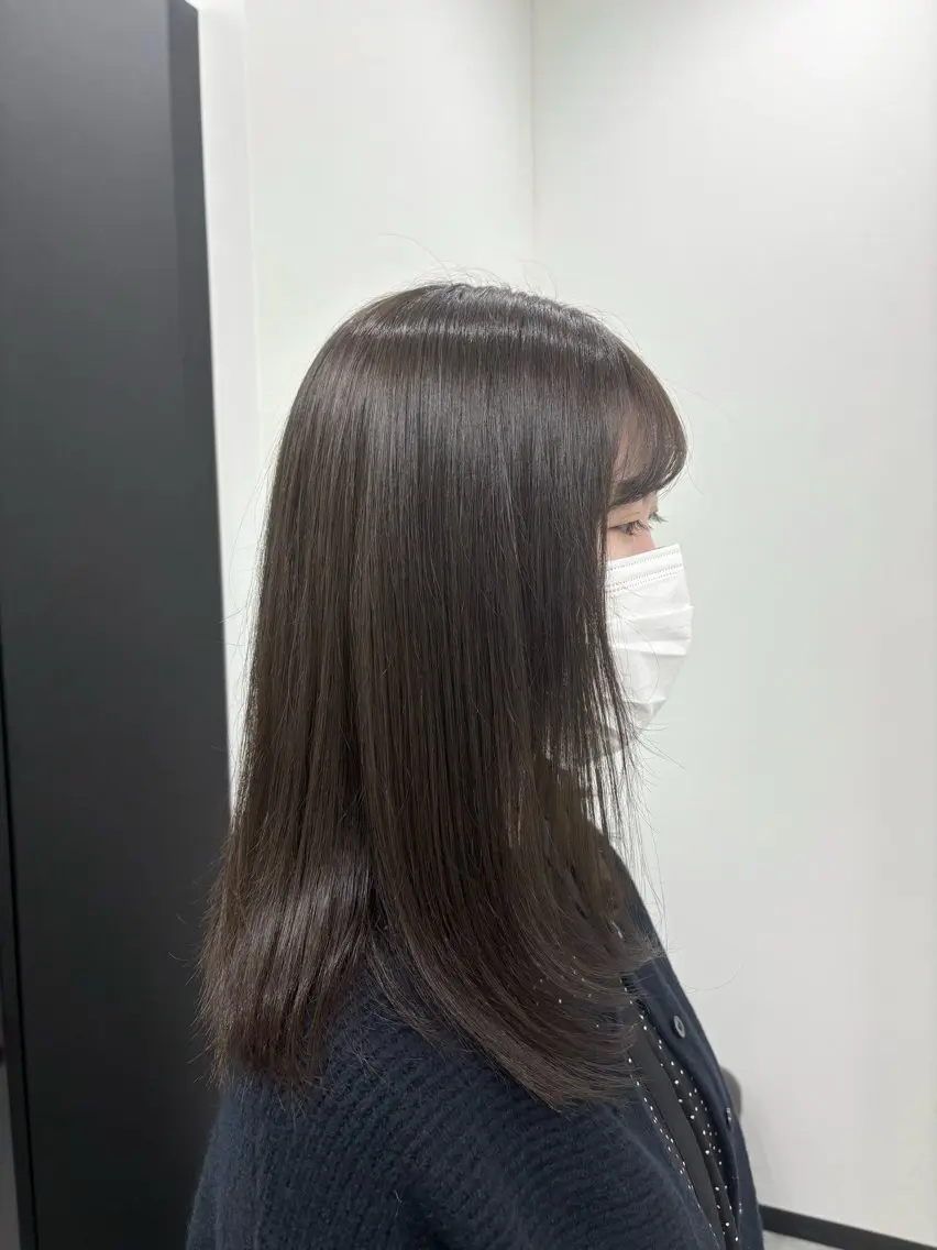 セミロング ヘアカラー 太田 百合花のヘアスタイル