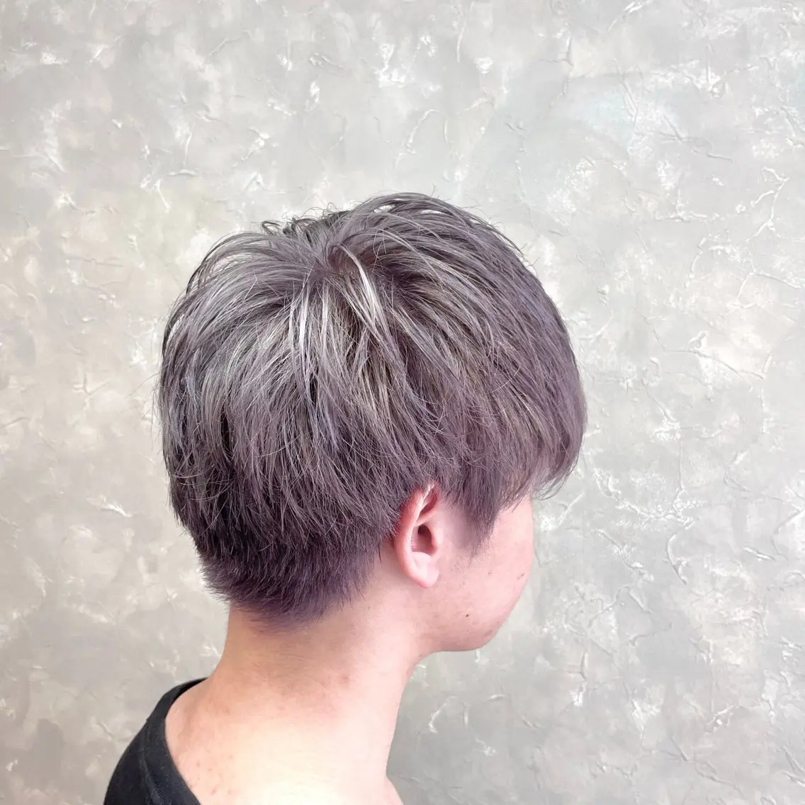 カラー メンズ メンズハイトーン グレージュ ハイトーンカラー カット ヘアカラー 有田裕真 【ブリーチカラー】のヘアスタイル