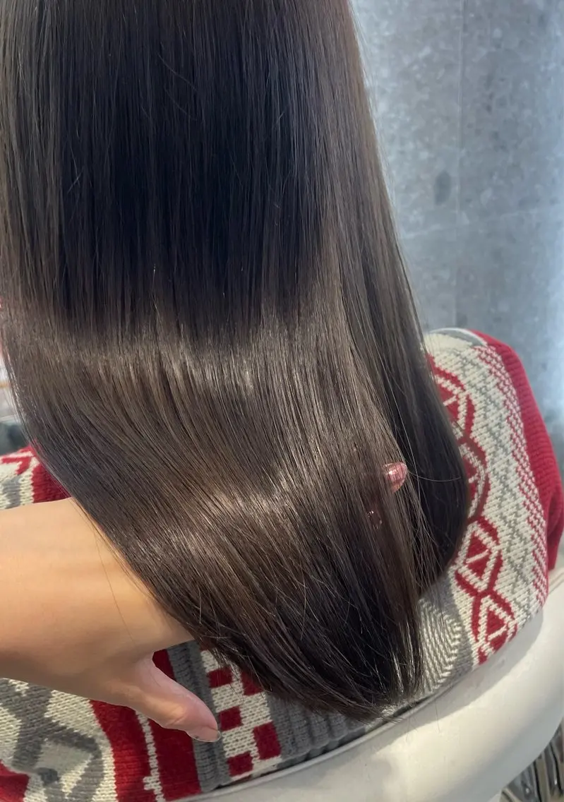 ミディアム トリートメント カット ヘアカラー トリートメント 山下 千明のヘアスタイル