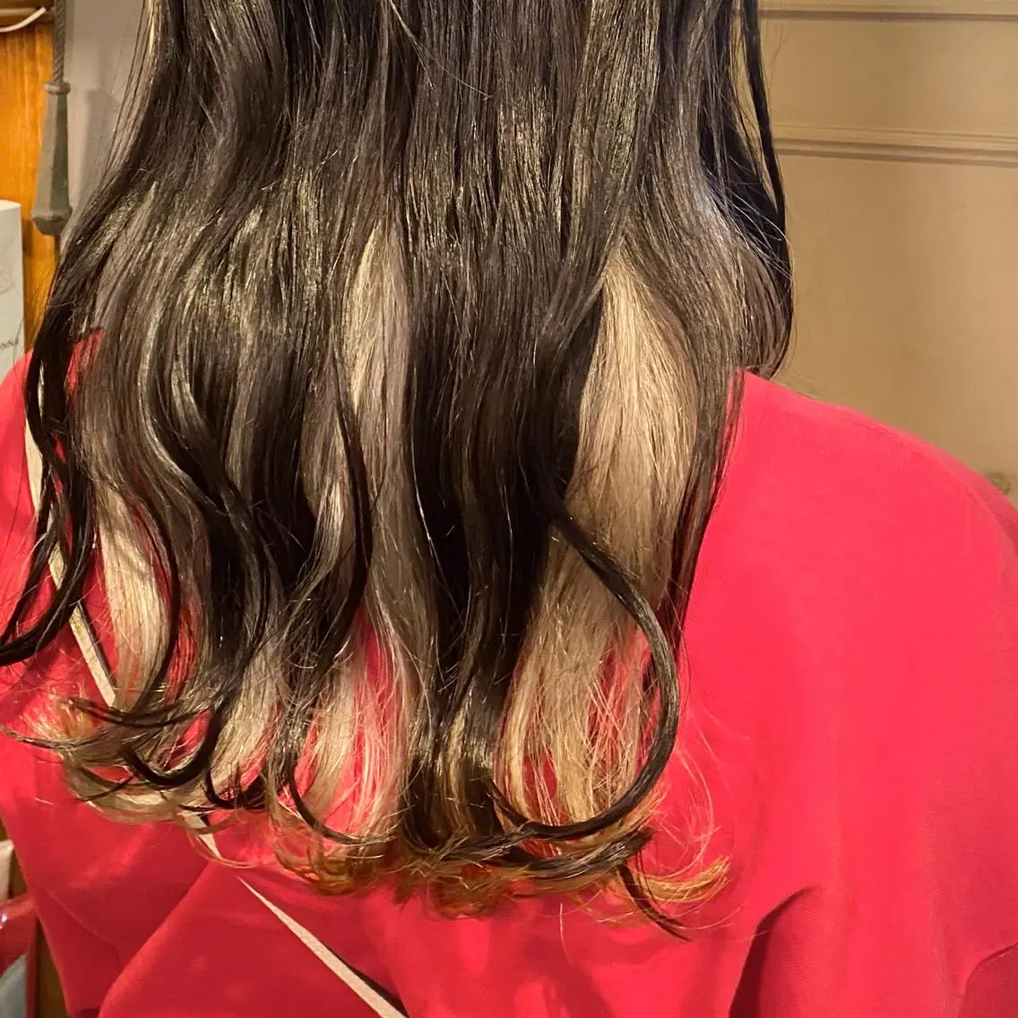 ロング カラー ベージュカラー ブリーチ グレージュ インナーカラー シルバー カット ヘアカラー トリートメント ヘッドスパ BRITS 渡辺 菜々子のヘアスタイル
