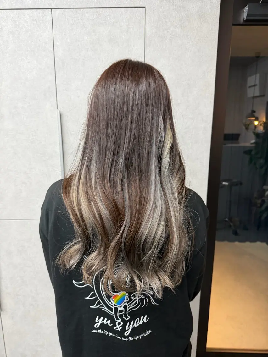 カラー ヘアカラー アヤカ (AYAKA)のヘアスタイル