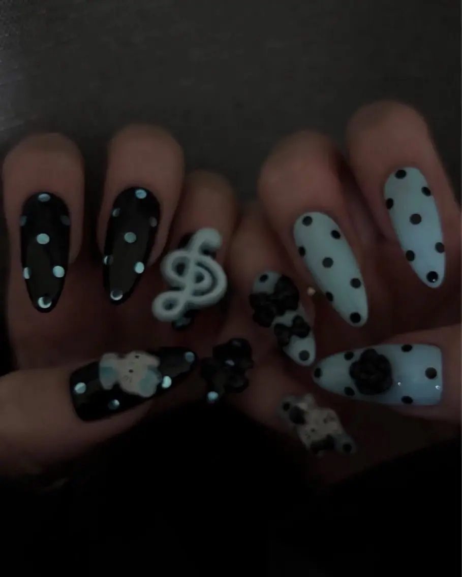 ネイル アートネイル 長さ出し ジェルネイル 韓国ネイル マグネットネイル Cloudy Chan Nailのネイルデザイン